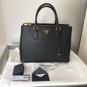 Brand new PRADA medium Galleria saffiano in black